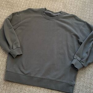 green lululemon crewneck
